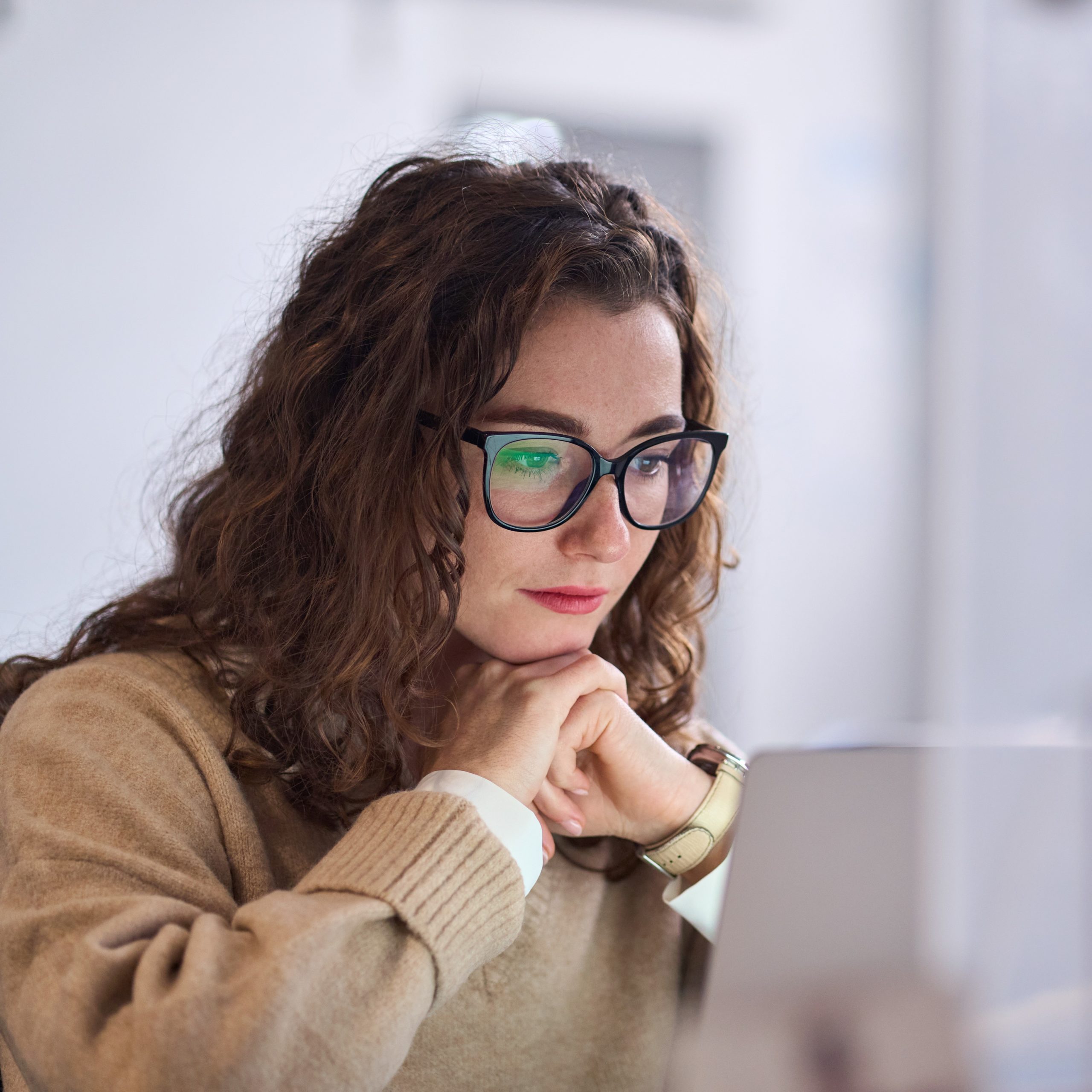 Woman contacting Care Net Women’s Resource Center of North County to get Abortion Pill Information in Lancaster, California